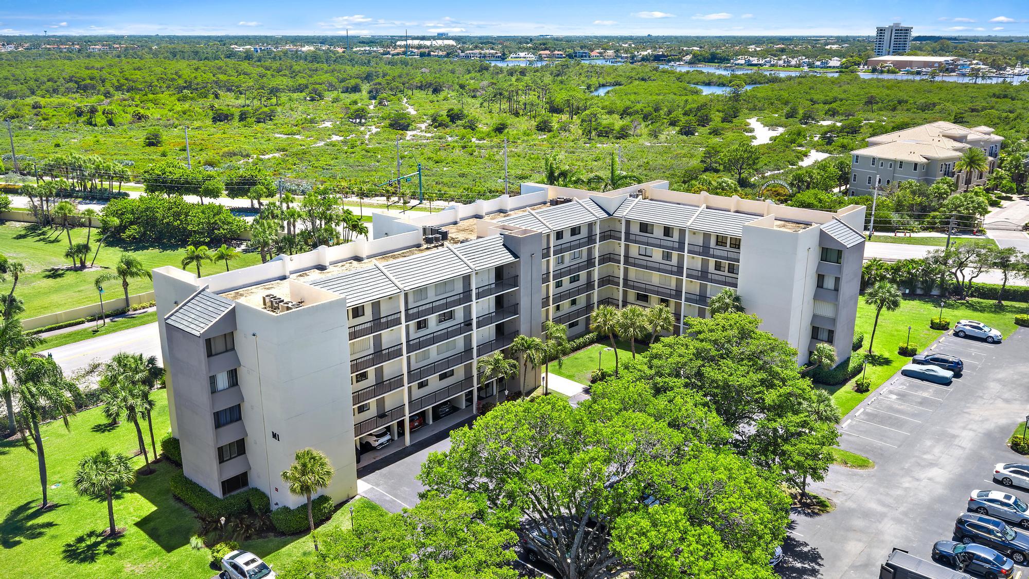 JUPITER OCEAN AND RACQUET CLUB - Residential
