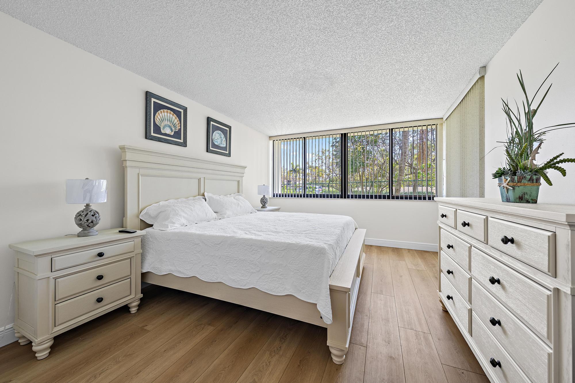 JUPITER OCEAN AND RACQUET CLUB - Residential