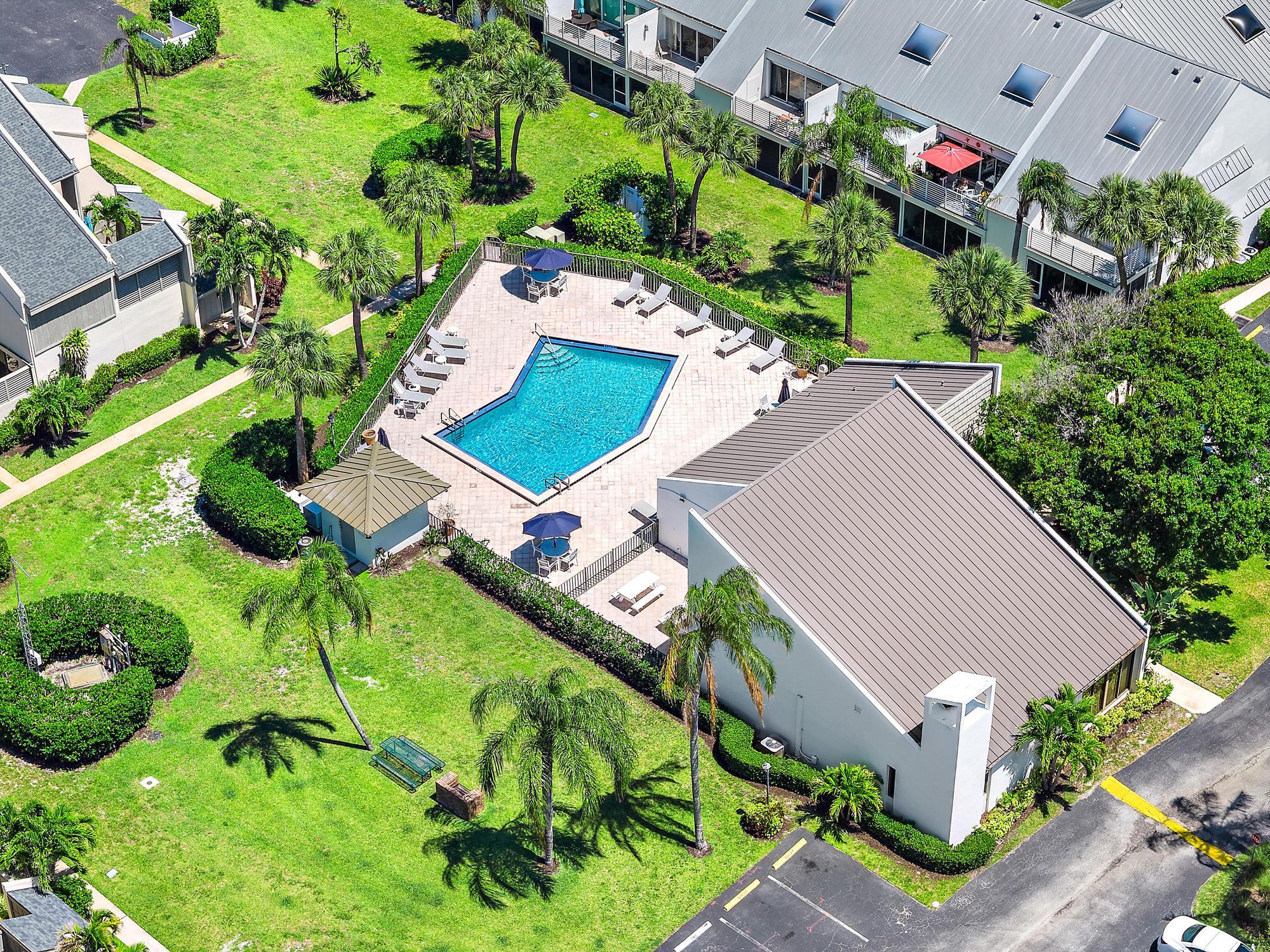 JUPITER OCEAN AND RACQUET CLUB - Residential