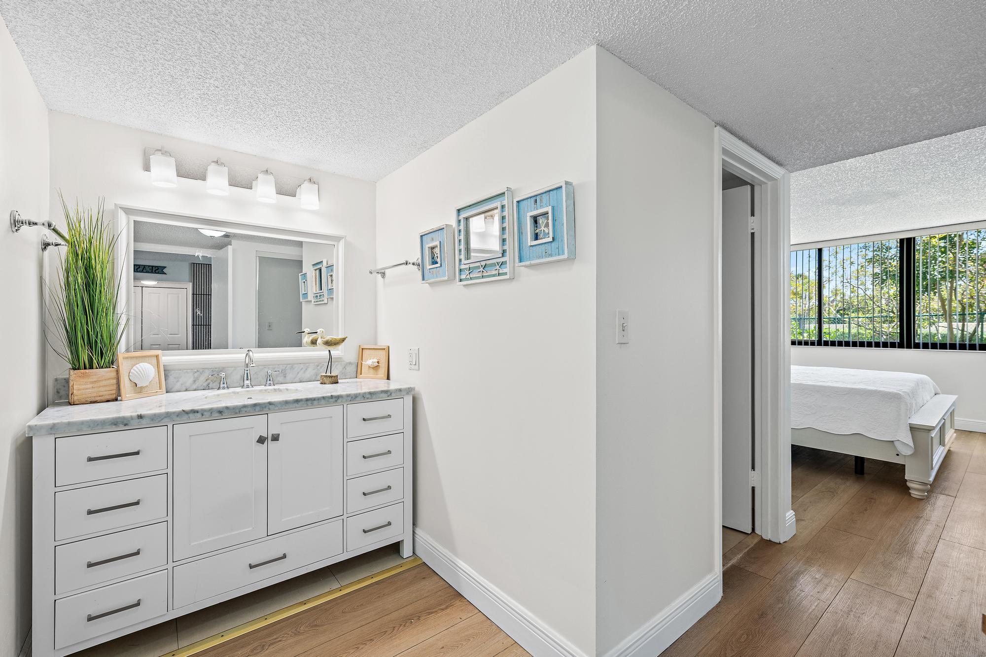 JUPITER OCEAN AND RACQUET CLUB - Residential