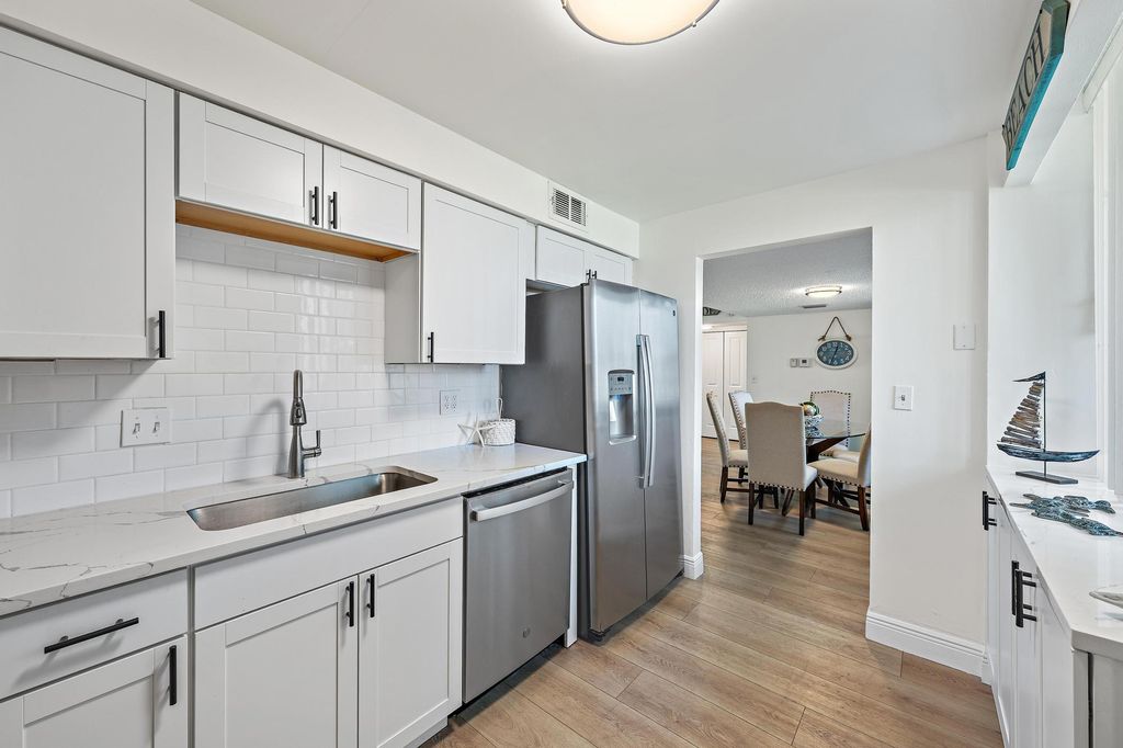 Photo of 1605 S Us Highway 1 #M1-103, Jupiter, FL 33477 (MLS # B26033630)