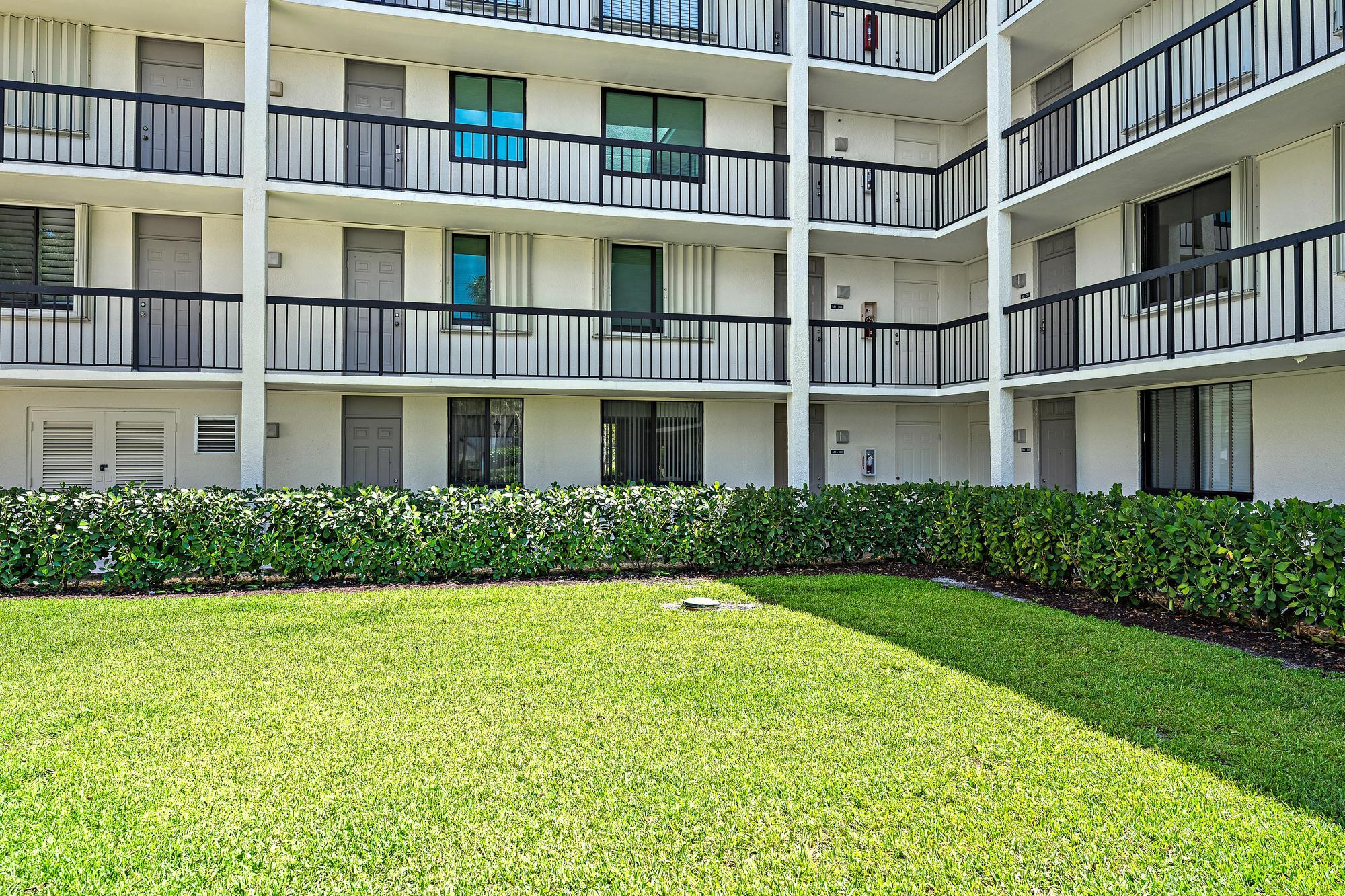 JUPITER OCEAN AND RACQUET CLUB - Residential