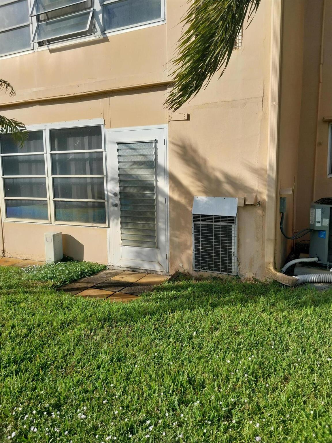View photos, virtual tours, details... 2192 NE 1st Way 103