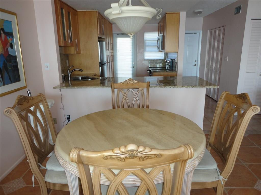 750 N Ocean Boulevard 810