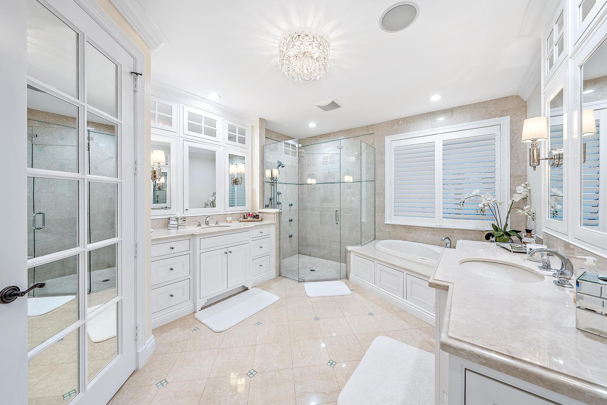 Jupiter Hills Village - Residential