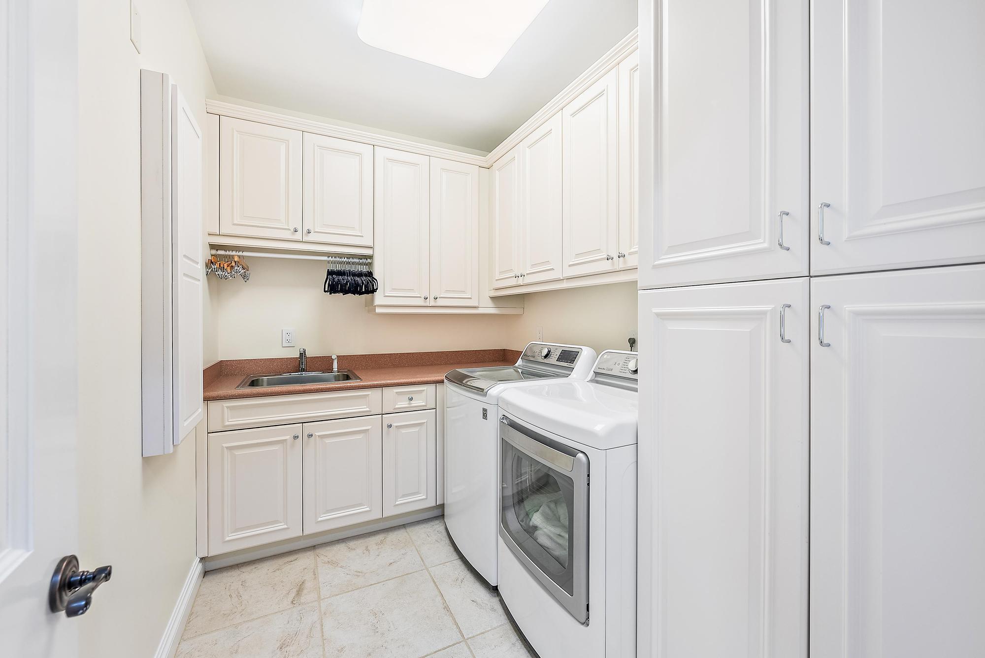 Jupiter Hills Village - Residential