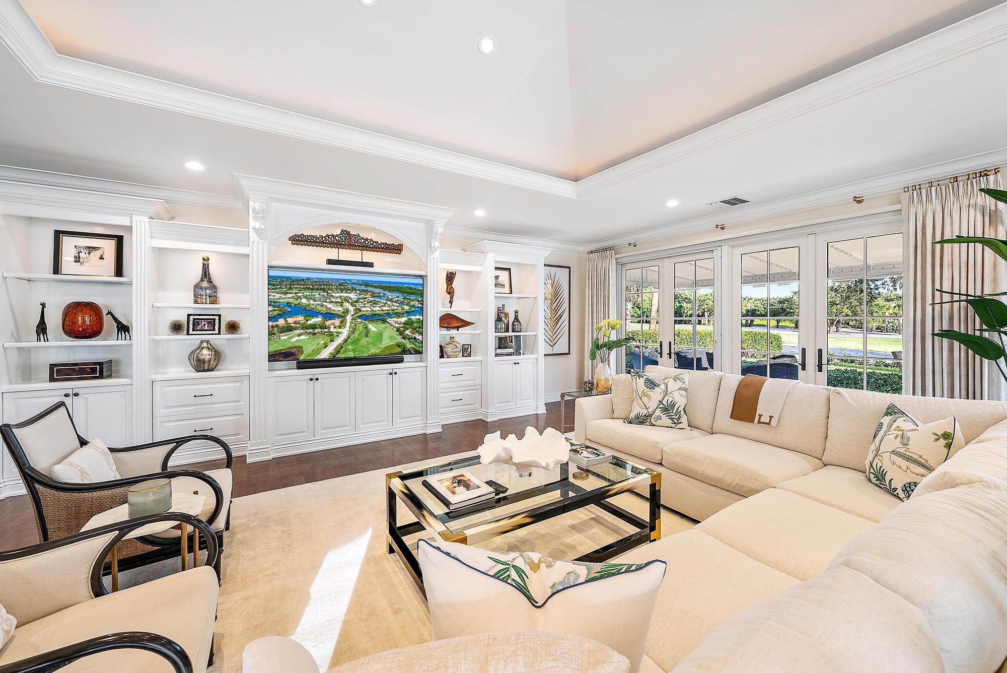 Jupiter Hills Village - Residential