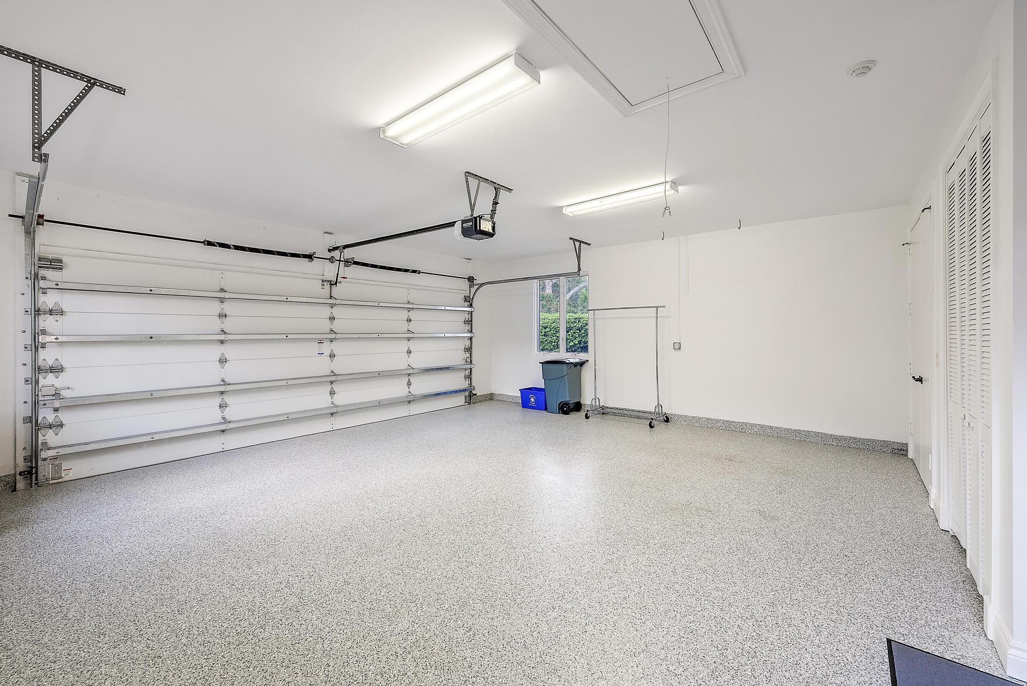 Jupiter Hills Village - Residential