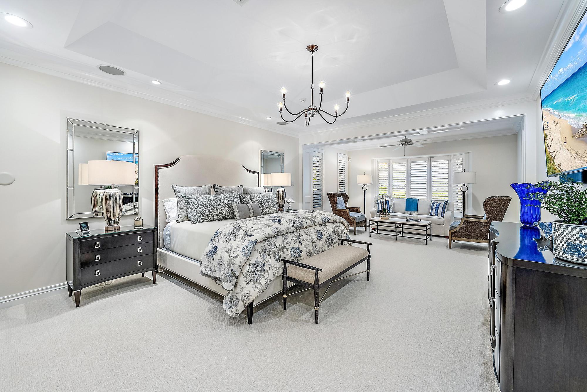 Jupiter Hills Village - Residential