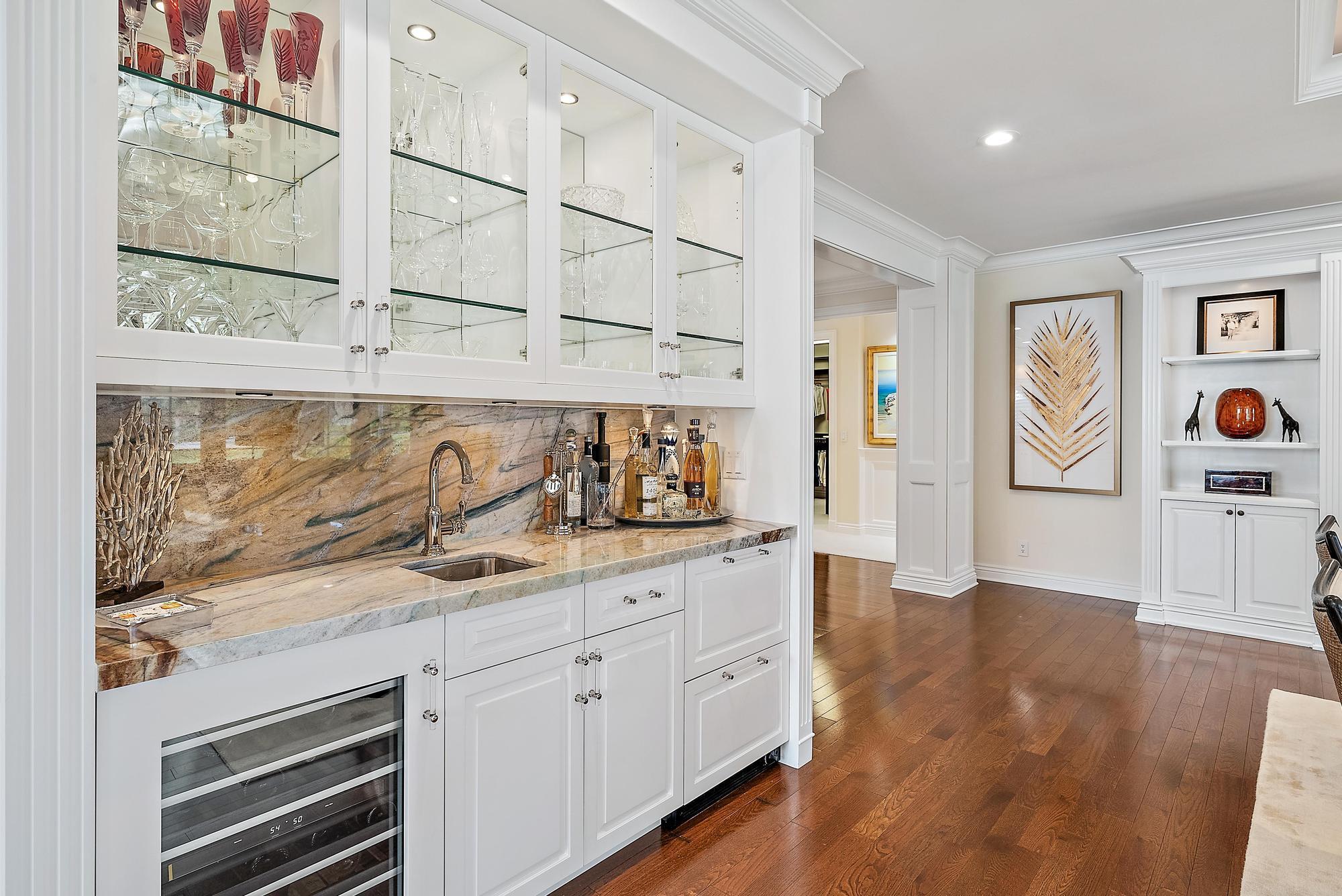 Jupiter Hills Village - Residential