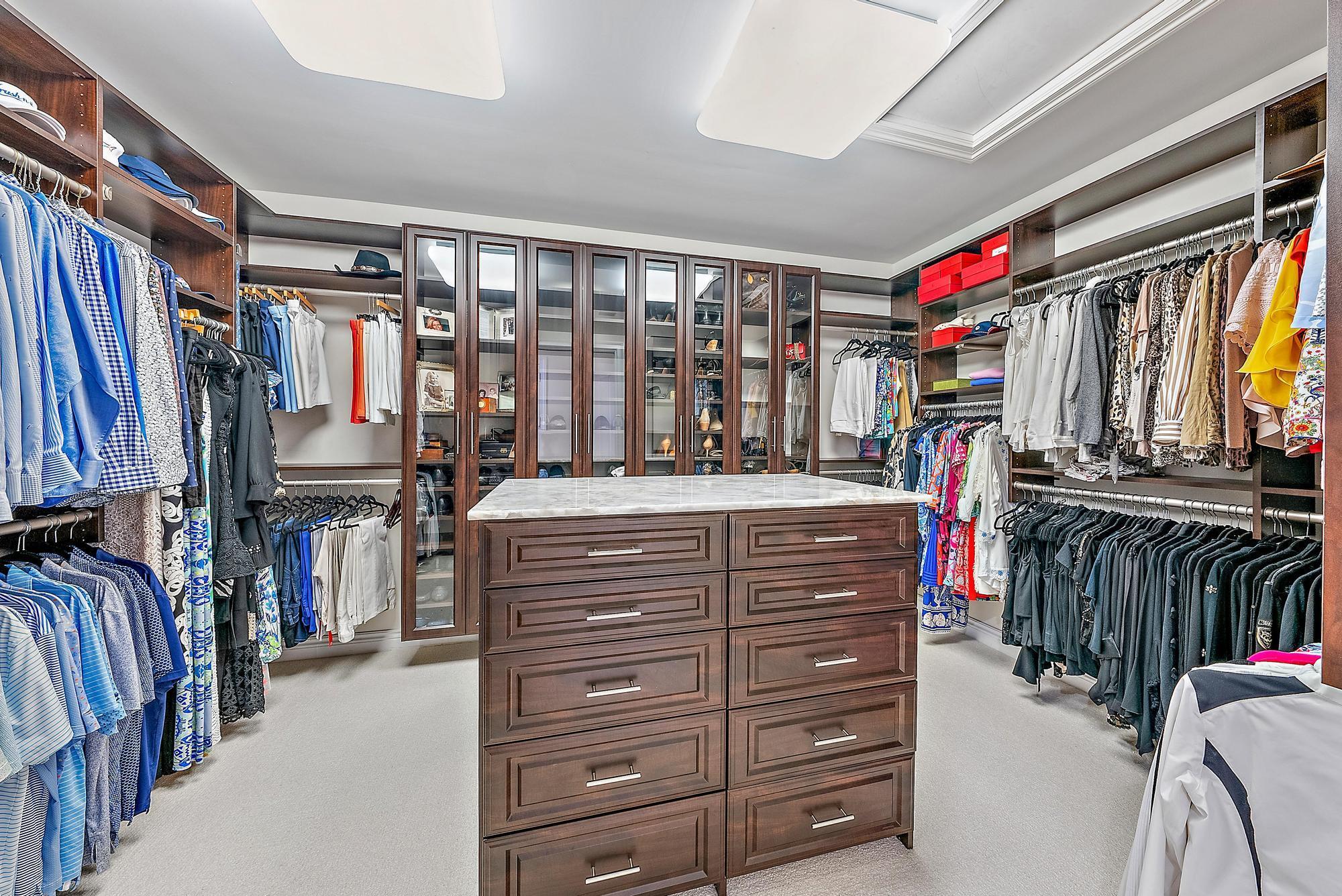 Jupiter Hills Village - Residential