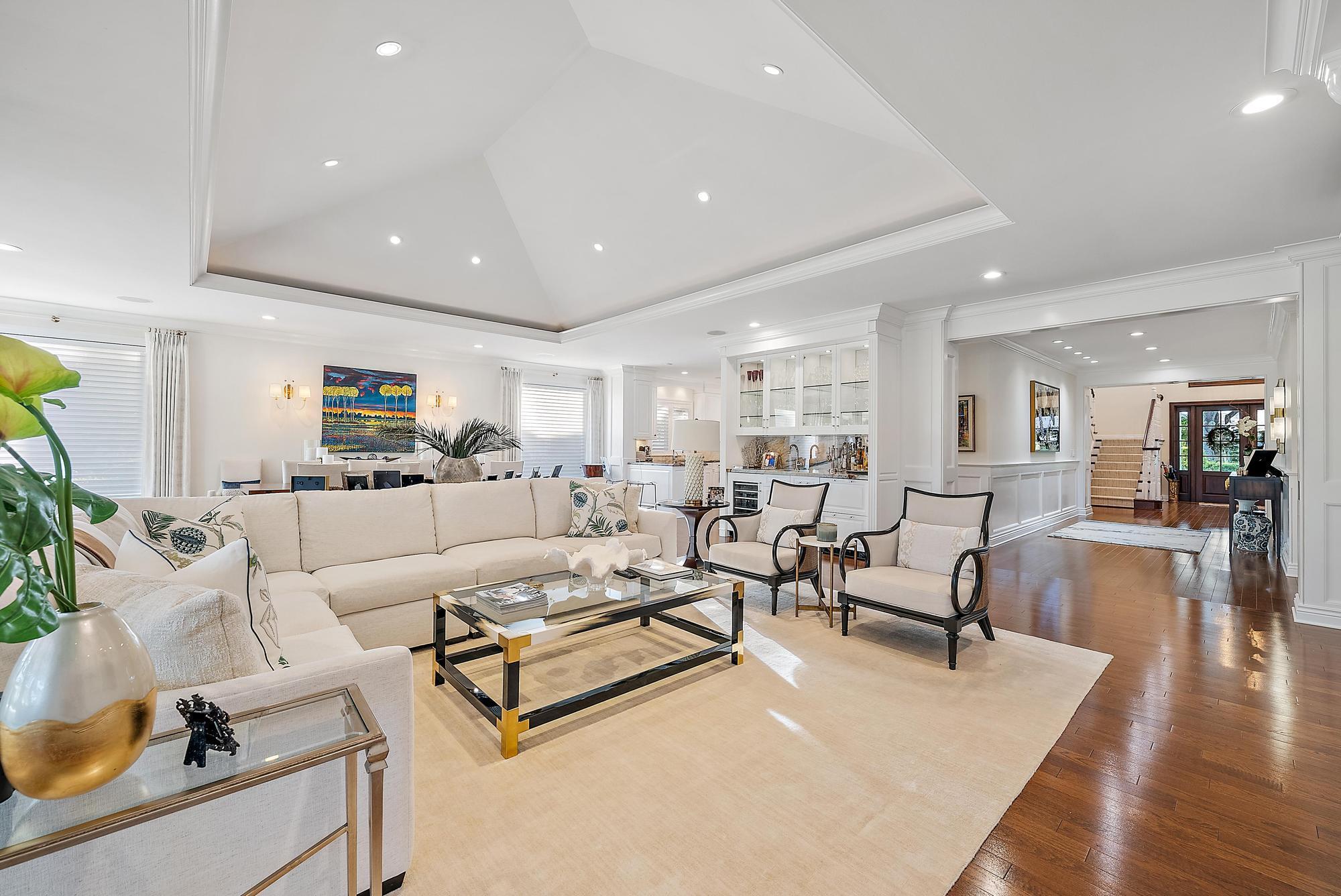 Jupiter Hills Village - Residential