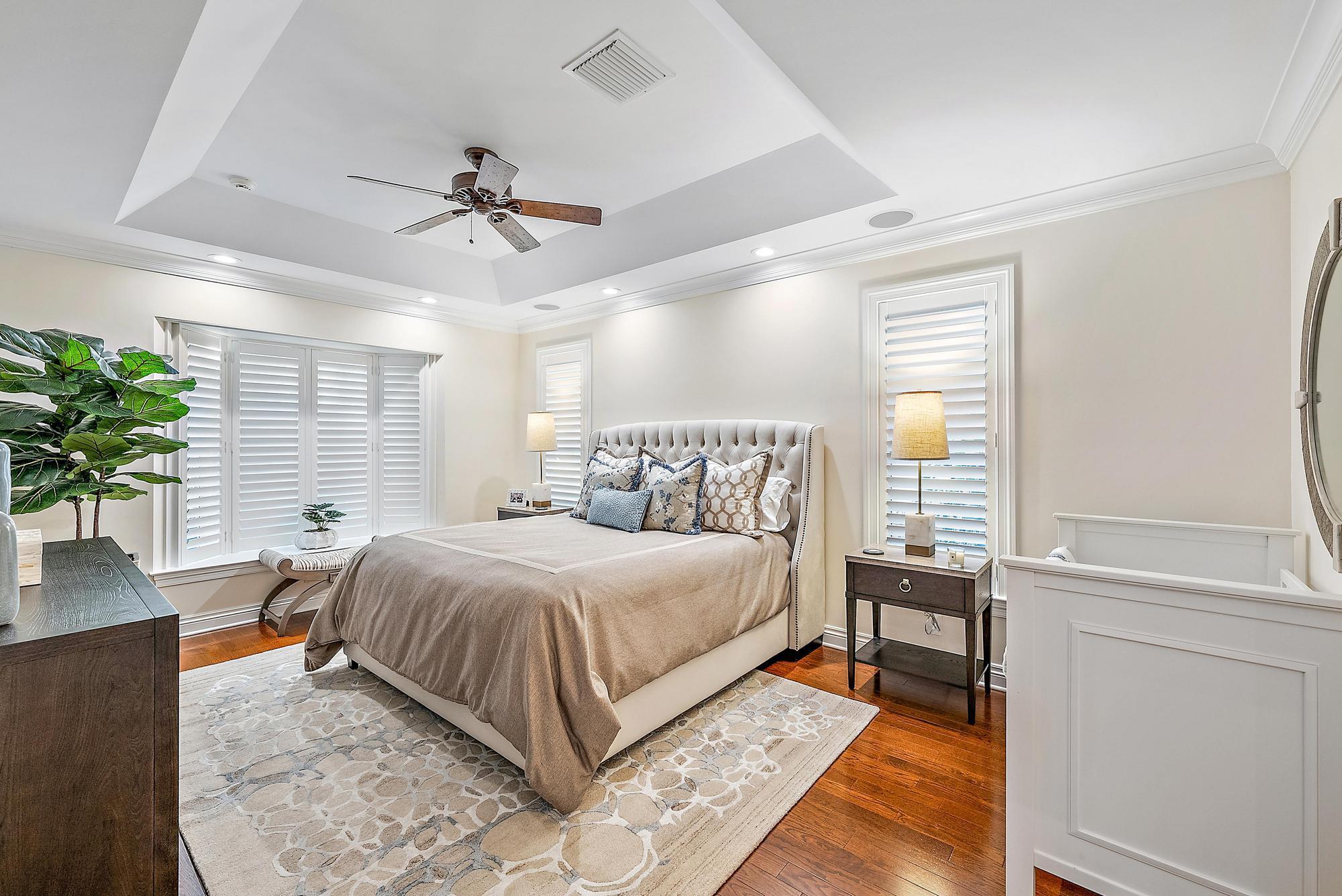 Jupiter Hills Village - Residential