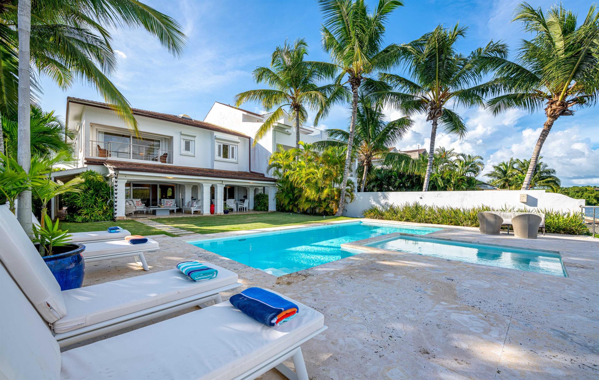 Ribera del Rio, Casa de C - Residential