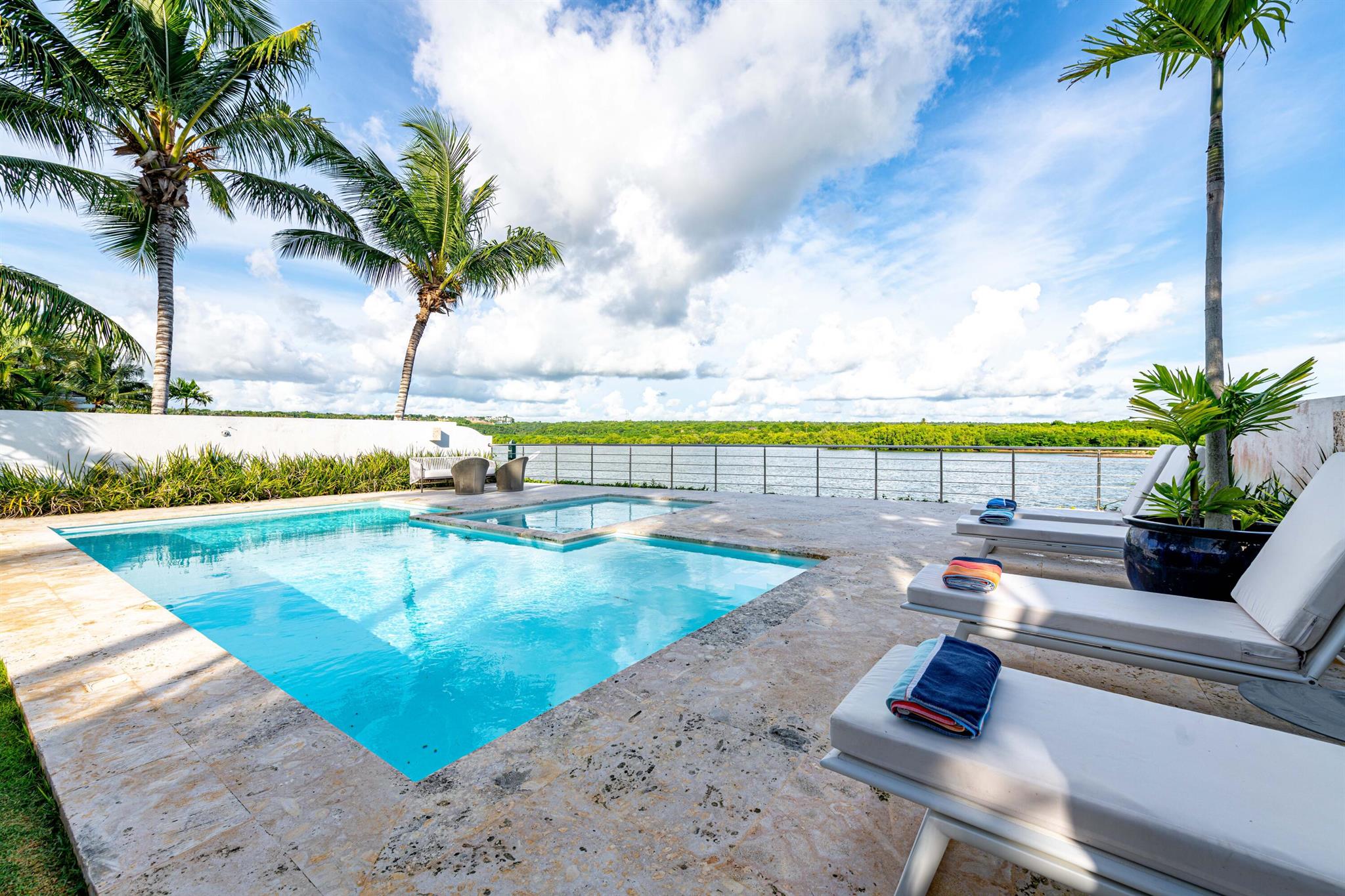 Ribera del Rio, Casa de C - Residential