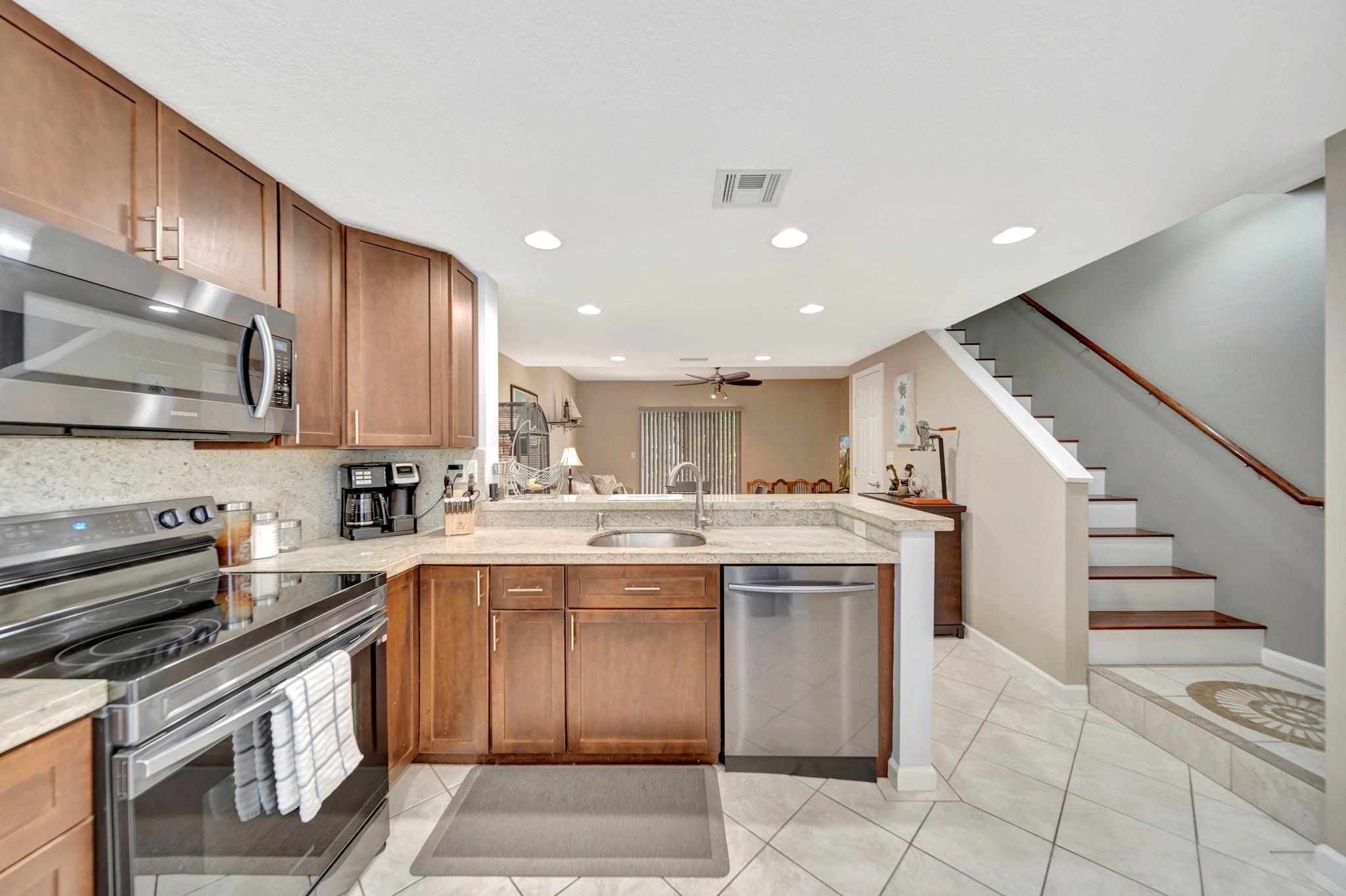 2635 NE 15th St 2635