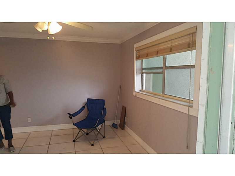 LAKESIDE MANOR SOUTH COND - Residential Lease