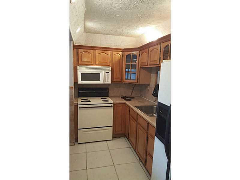 LAKESIDE MANOR SOUTH COND - Residential Lease