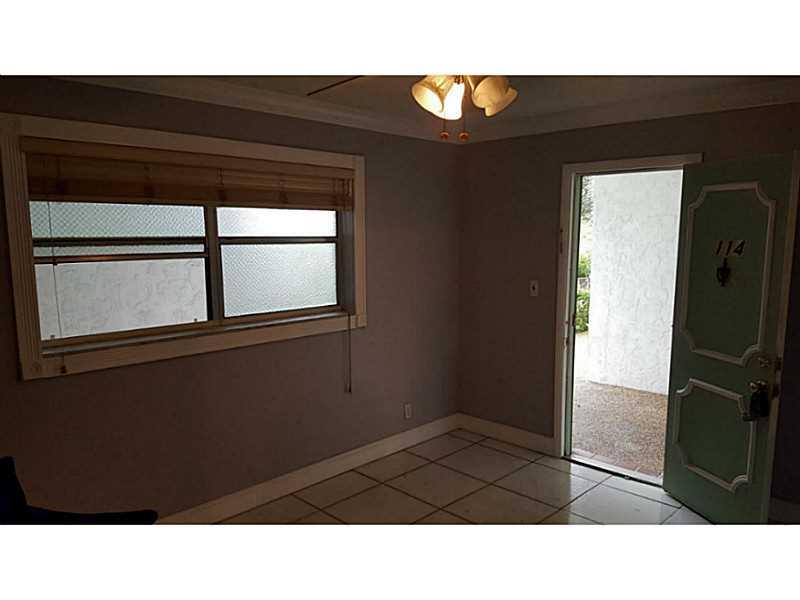 LAKESIDE MANOR SOUTH COND - Residential Lease