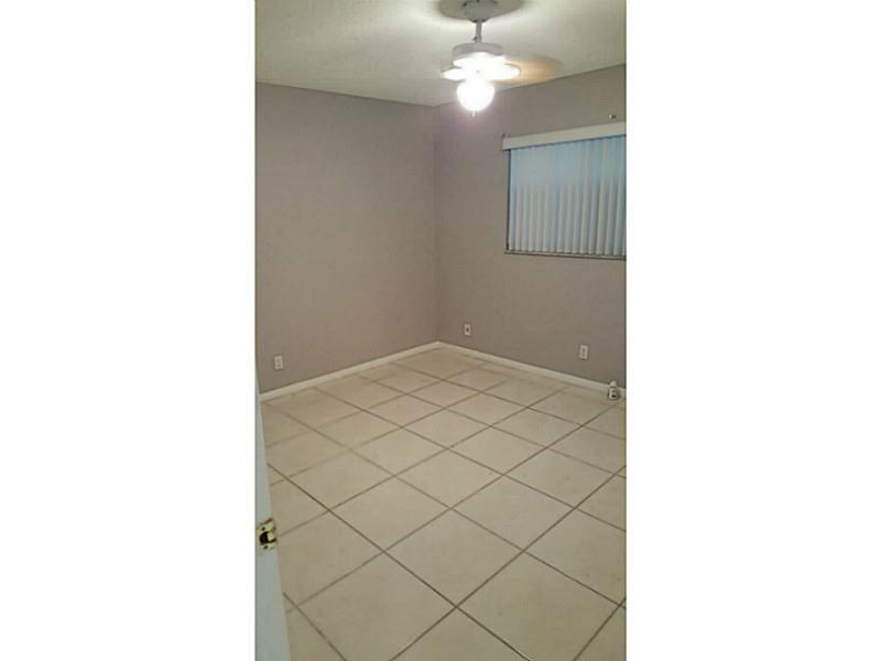 LAKESIDE MANOR SOUTH COND - Residential Lease