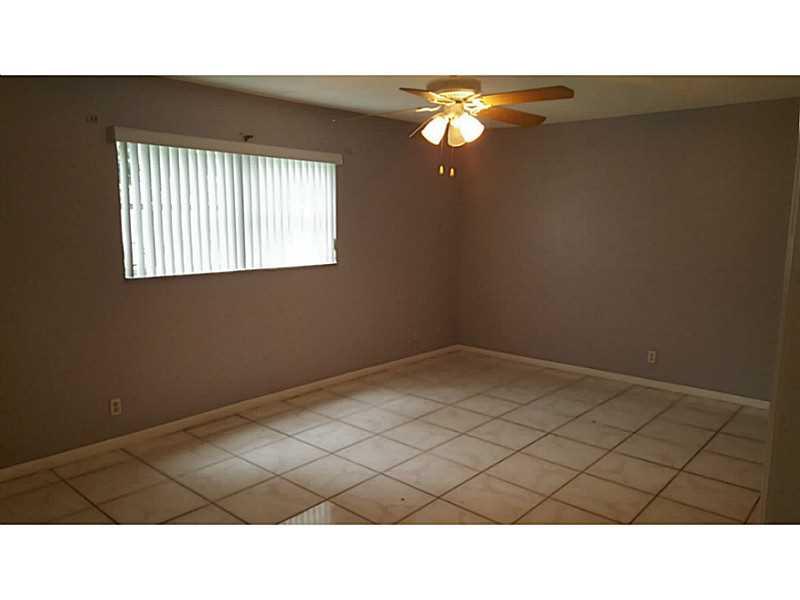 LAKESIDE MANOR SOUTH COND - Residential Lease