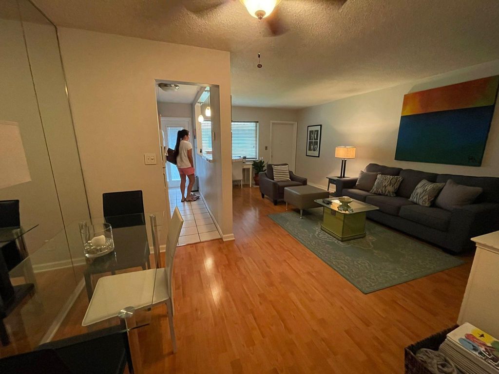 Photo of 2110 NE 39th Street #7A, Fort Lauderdale, FL 33308 (MLS # F10554020)