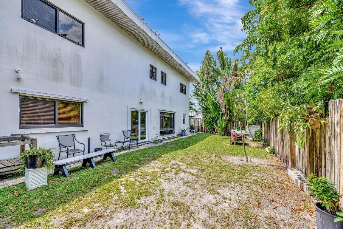 SOUTH CORAL POINT - Residential