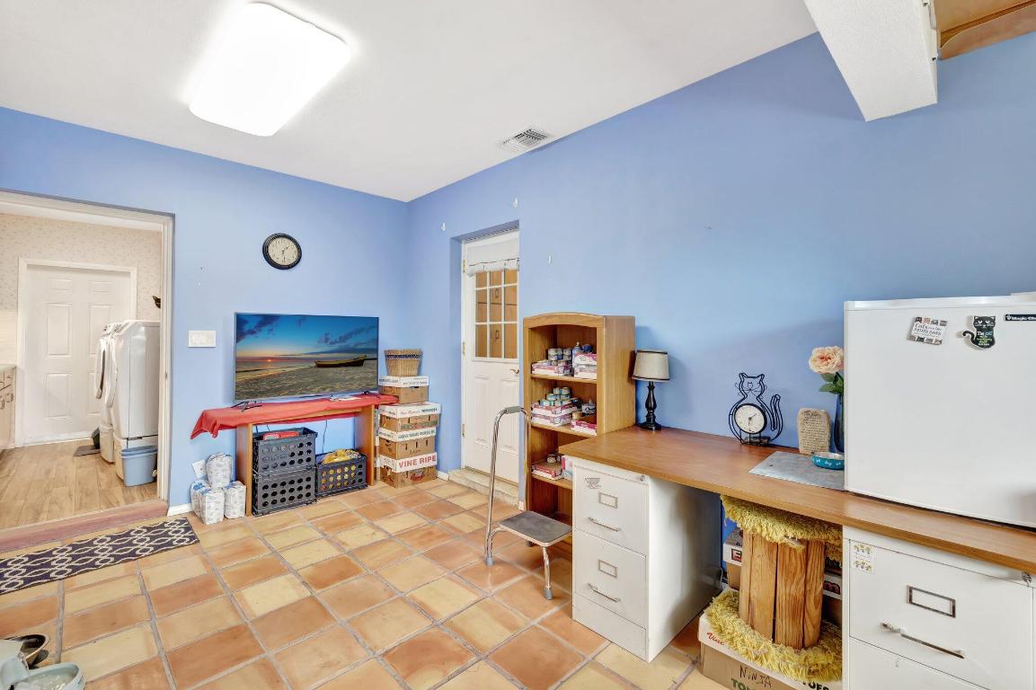 SOUTH CORAL POINT - Residential