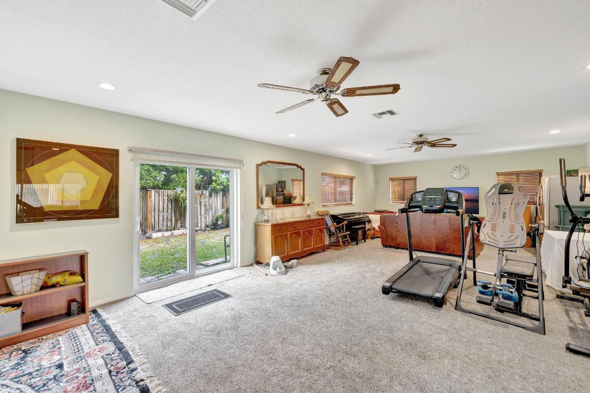 SOUTH CORAL POINT - Residential