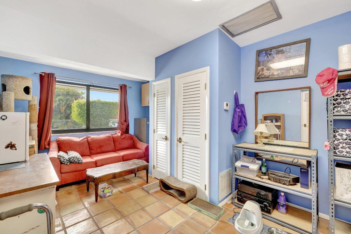 SOUTH CORAL POINT - Residential