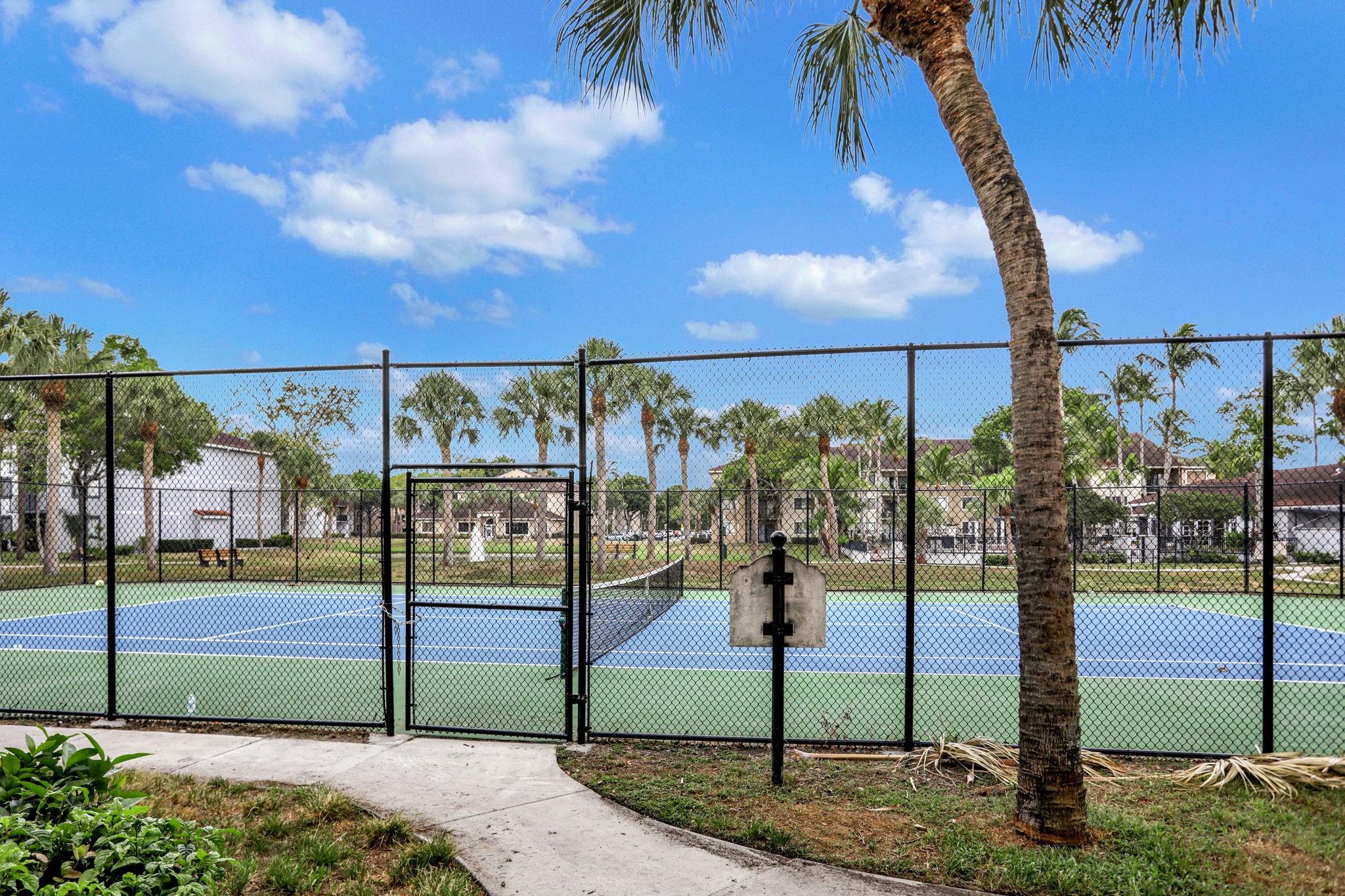 VISCONTI CONDOMINIUN - Residential Lease