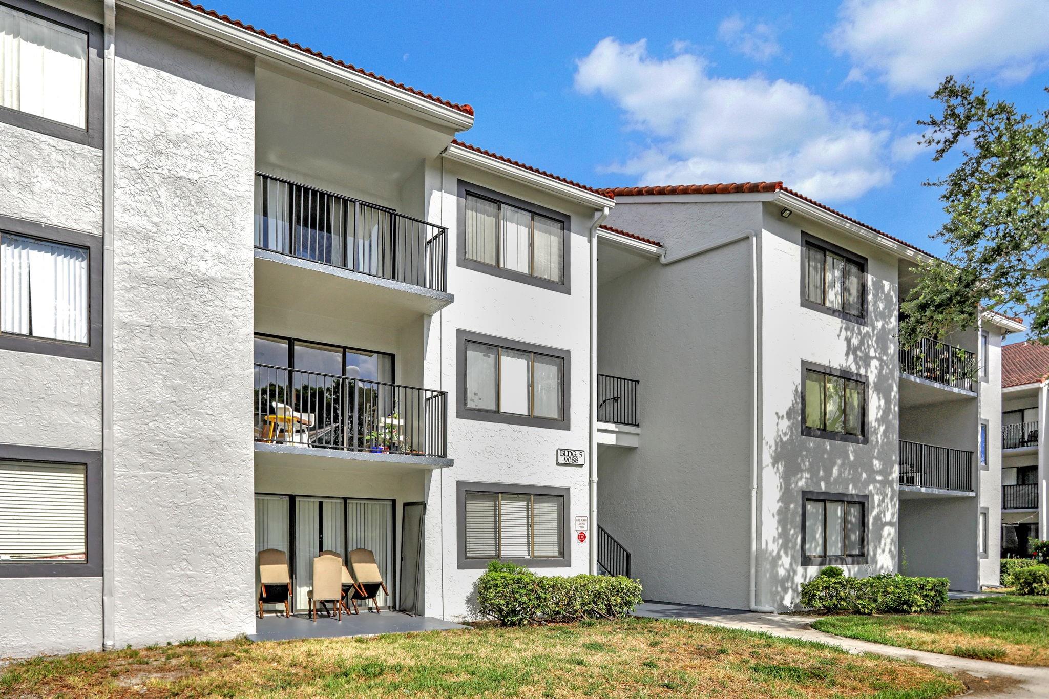 VISCONTI CONDOMINIUN - Residential Lease