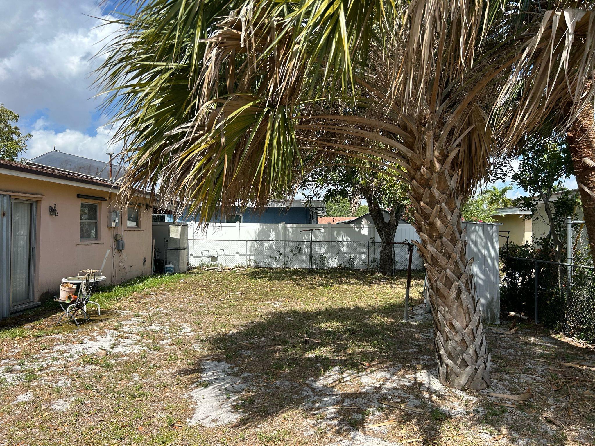 1640 NW 27th Ave
