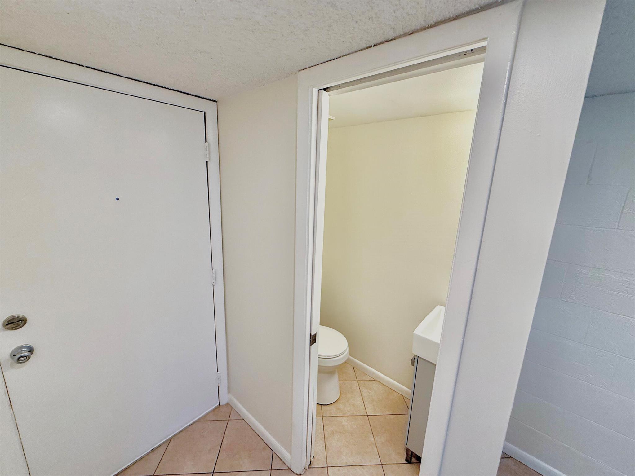 2828 Tennis Club Drive 207