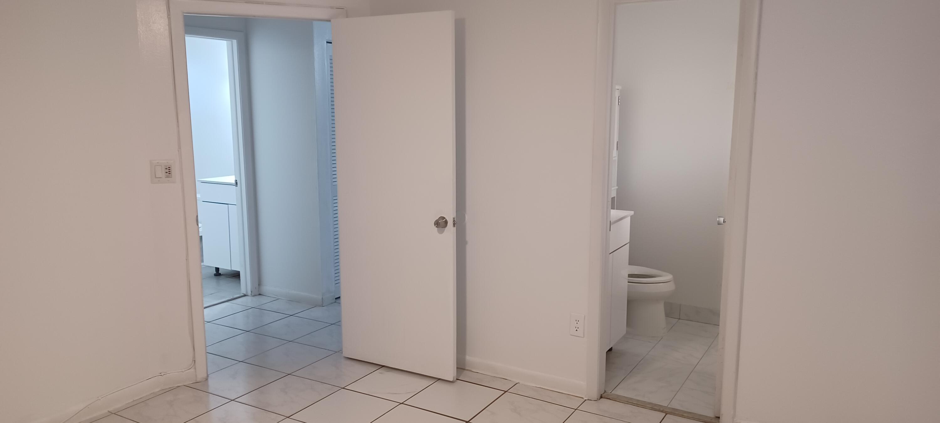 HOLLYWOOD BEACH GARDENS - Residential Lease