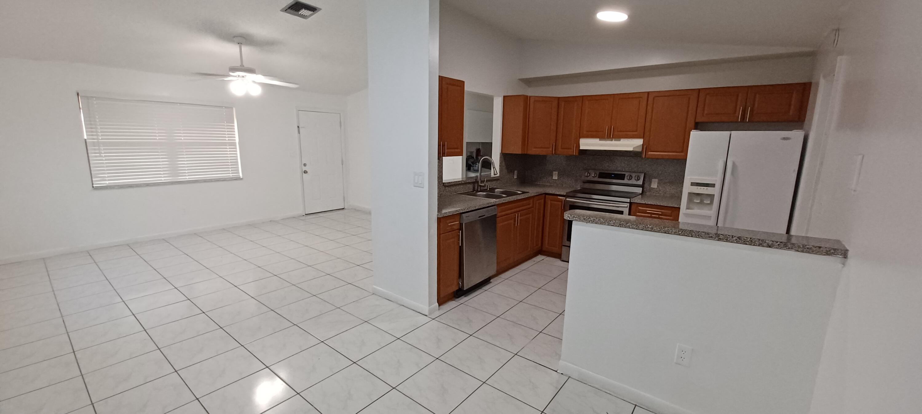 HOLLYWOOD BEACH GARDENS - Residential Lease