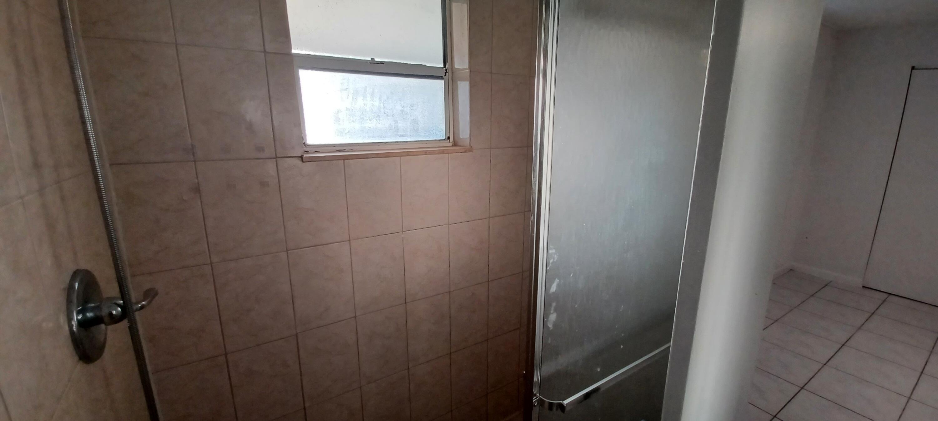 HOLLYWOOD BEACH GARDENS - Residential Lease