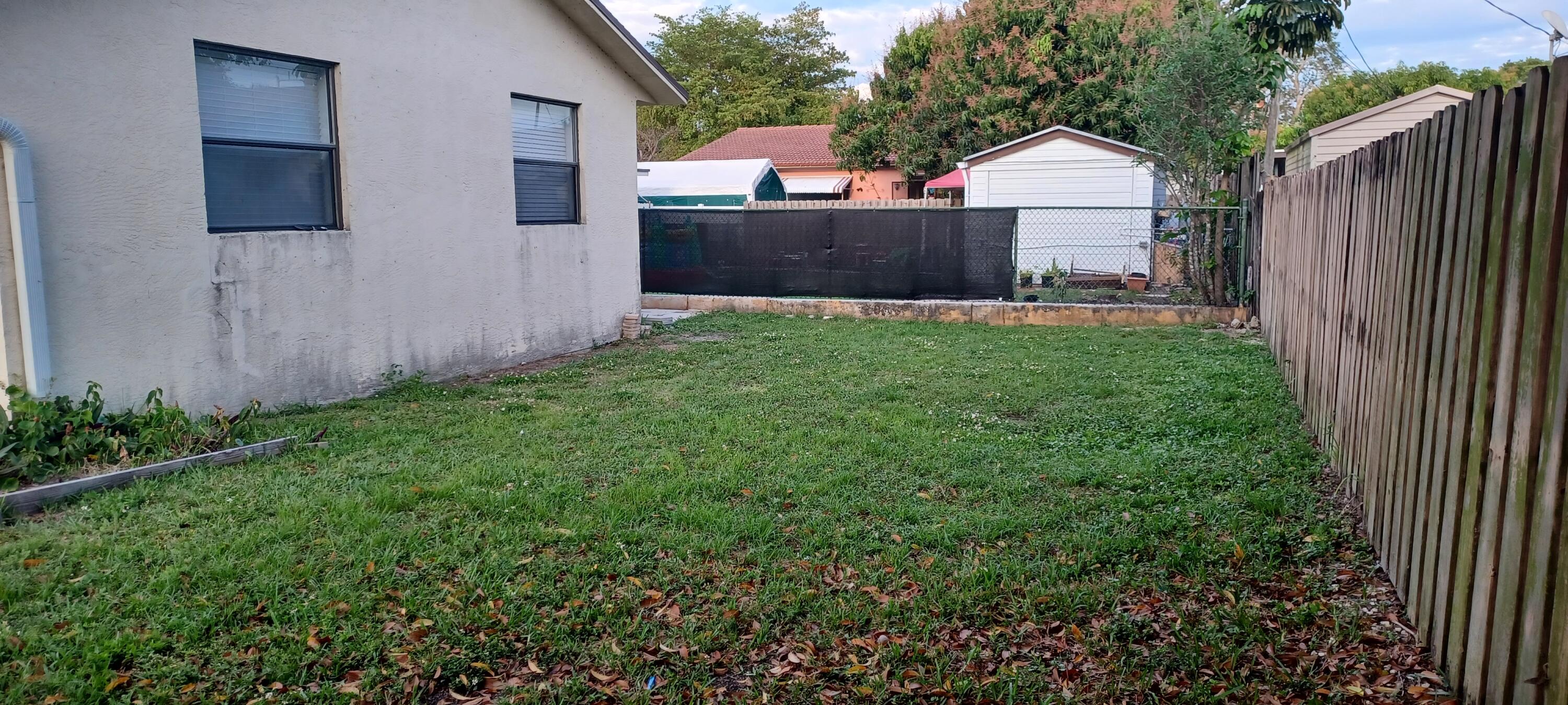 HOLLYWOOD BEACH GARDENS - Residential Lease