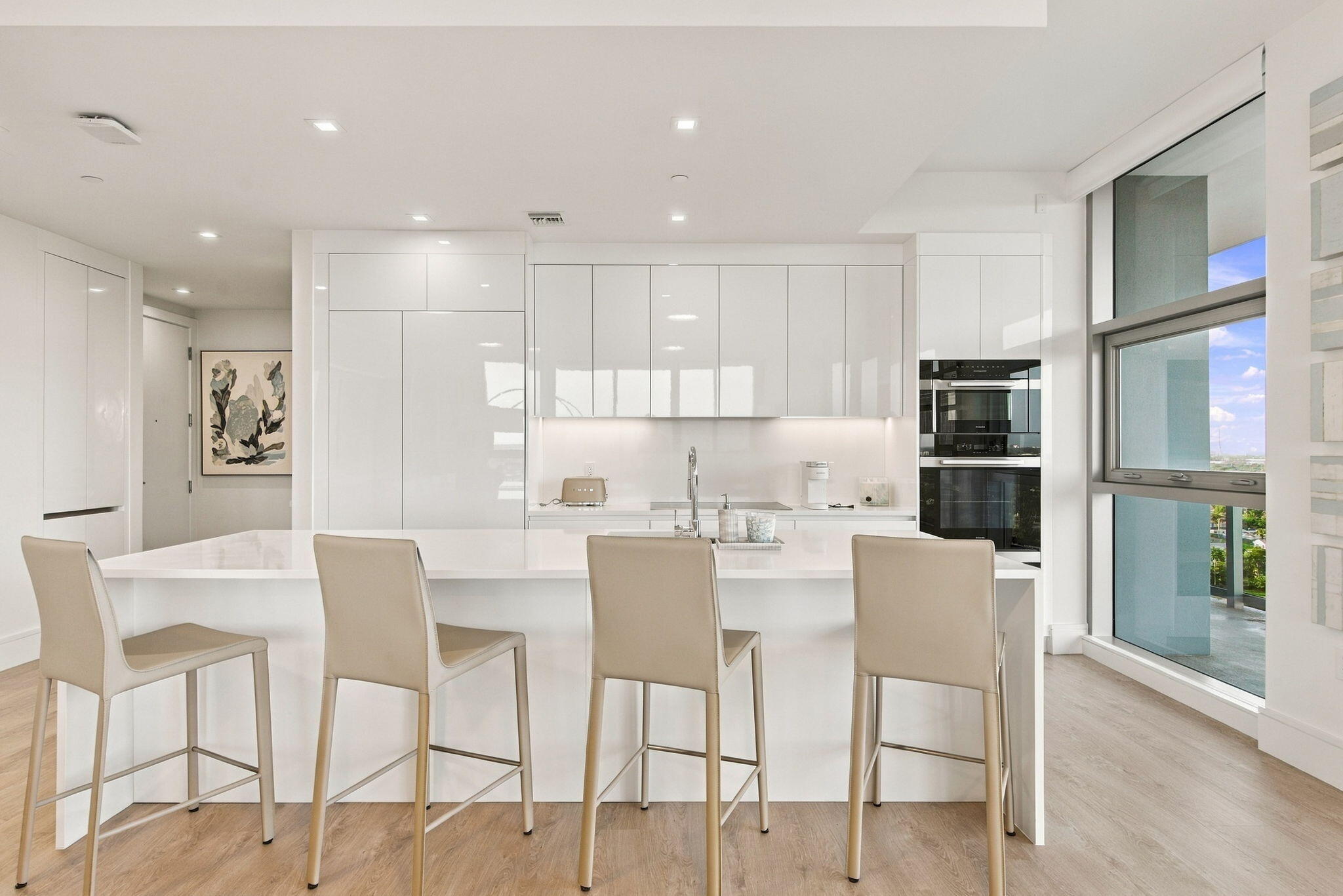 220 LAKE SHORE Drive 1423