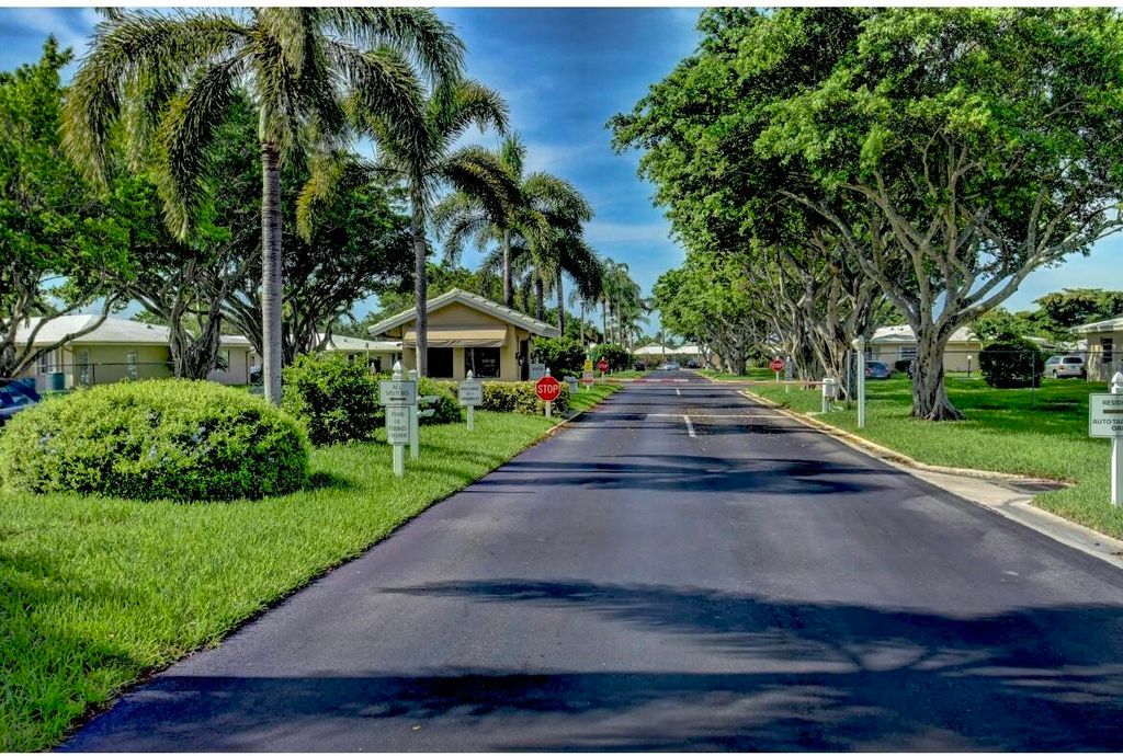 Photo of 20866 Vinesta Circle, Boca Raton, FL 33433 (MLS # R11138522)