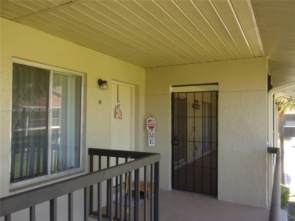 Photo of 6543 Chasewood Drive #H, Jupiter, FL 33458 (MLS # A12004198)