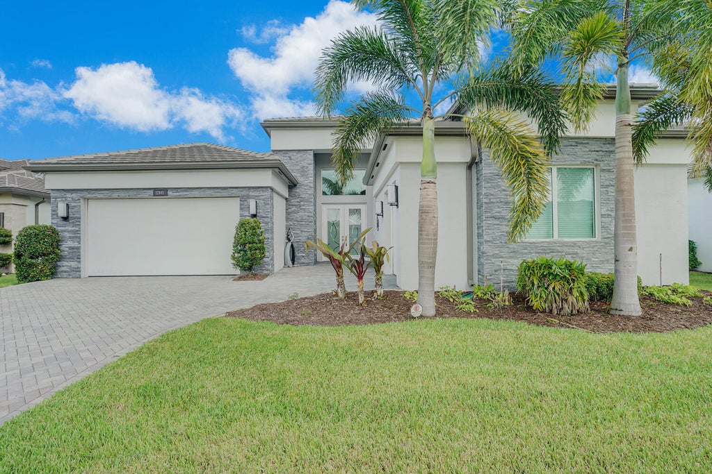 Photo of 12841 Veneto Springs Drive, Boynton Beach, FL 33473 (MLS # R11022361)