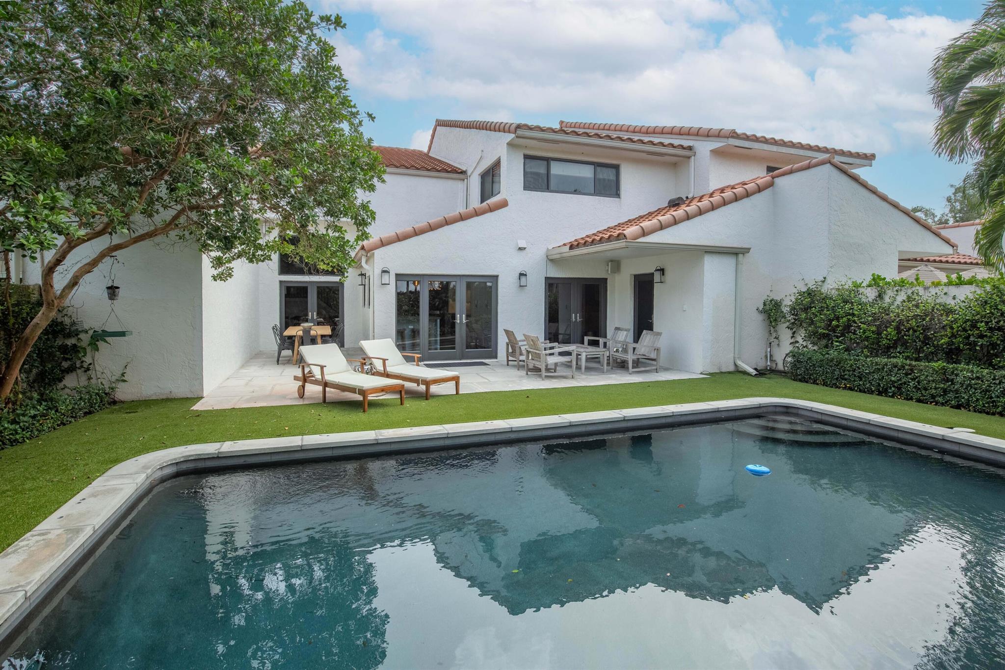 WINDSOR WAY 1 - Residential Lease