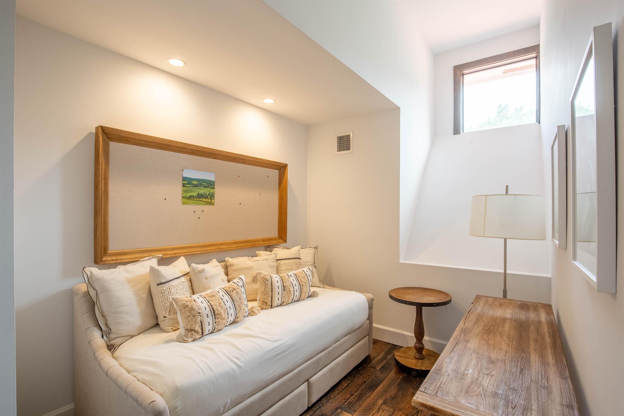 WINDSOR WAY 1 - Residential Lease