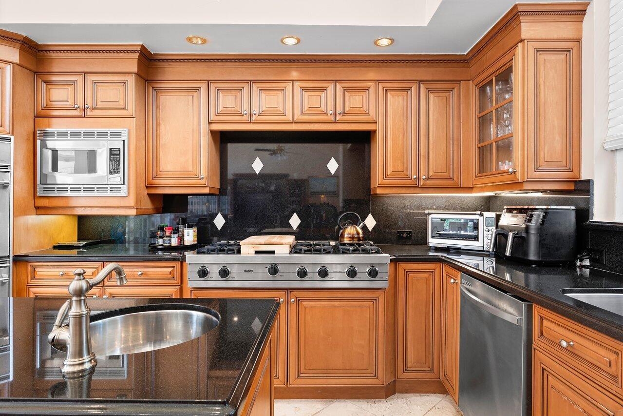 ADDISON RESERVE PARS 4 AN - Residential