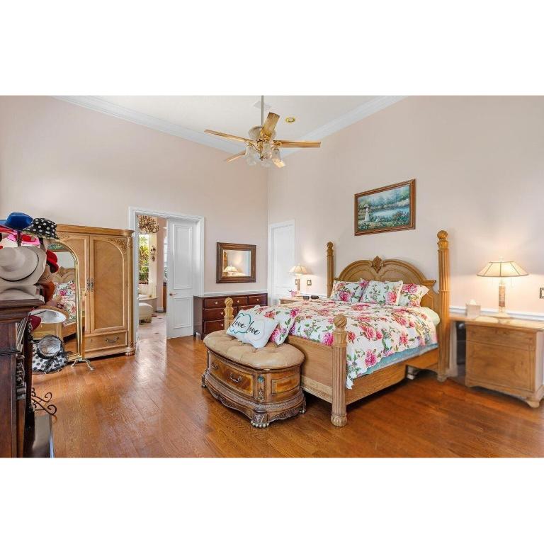 ADDISON RESERVE PARS 4 AND 5 - Residential