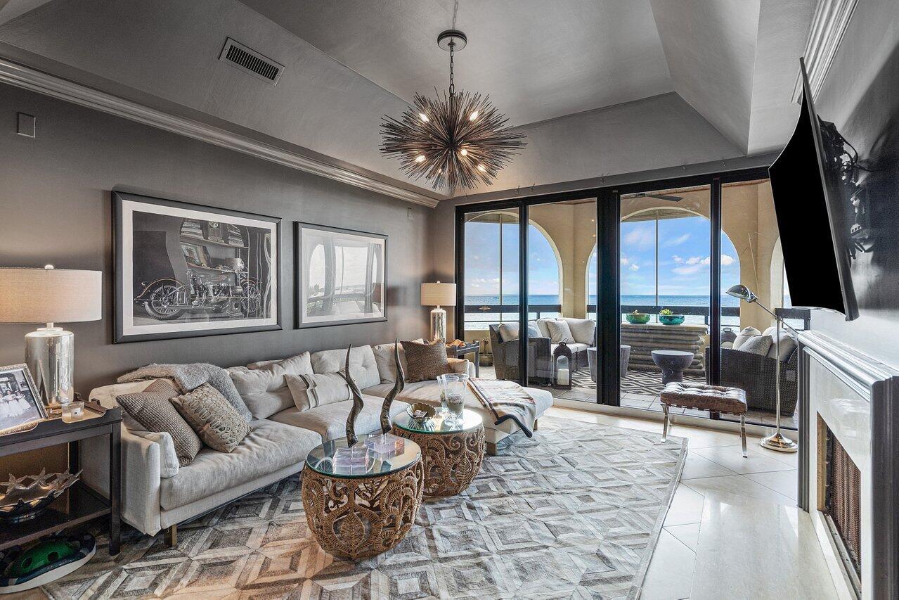 EL CORTIJO COND DECL FILE - Residential