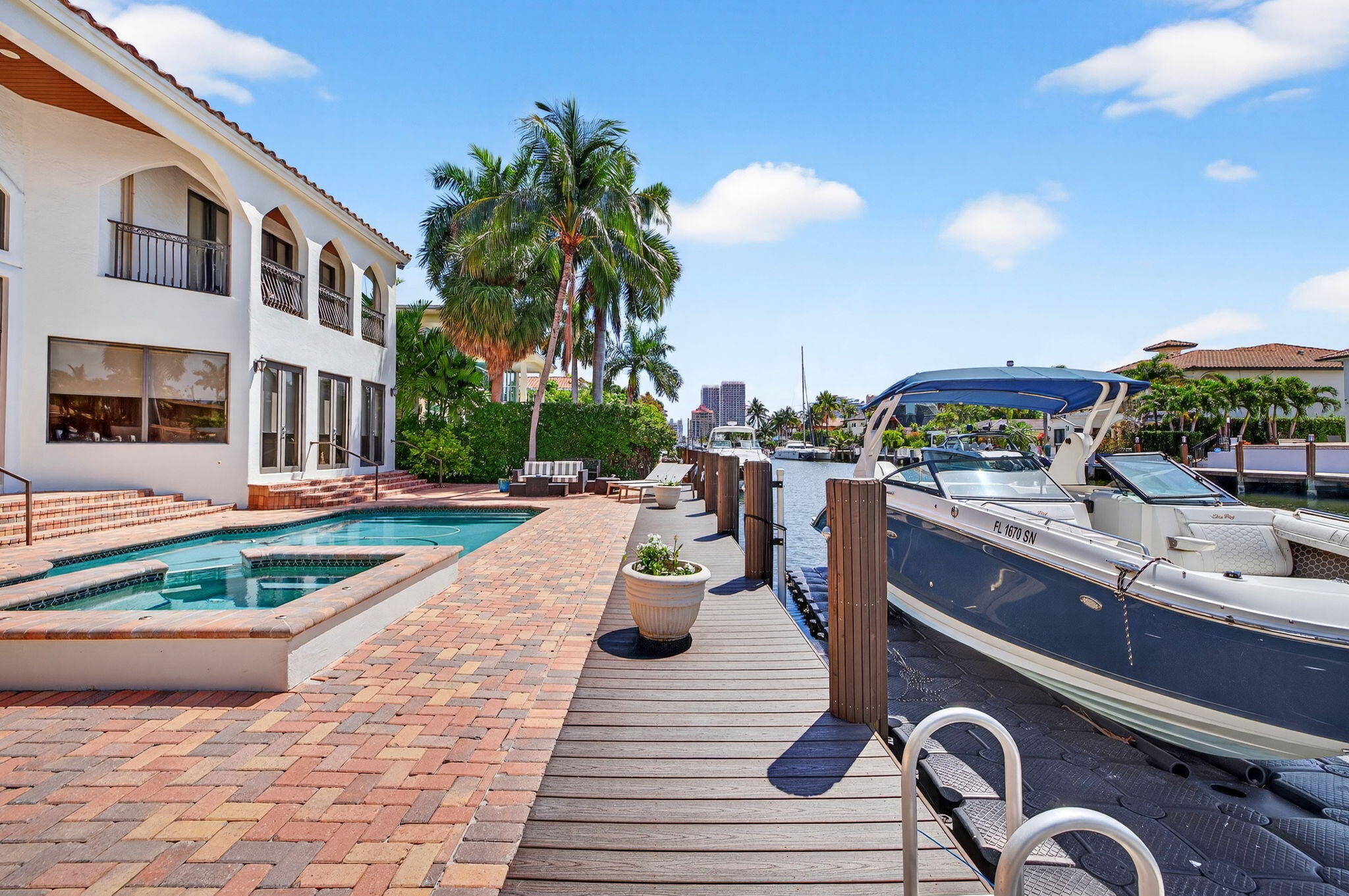 SEA ISLAND - Residential