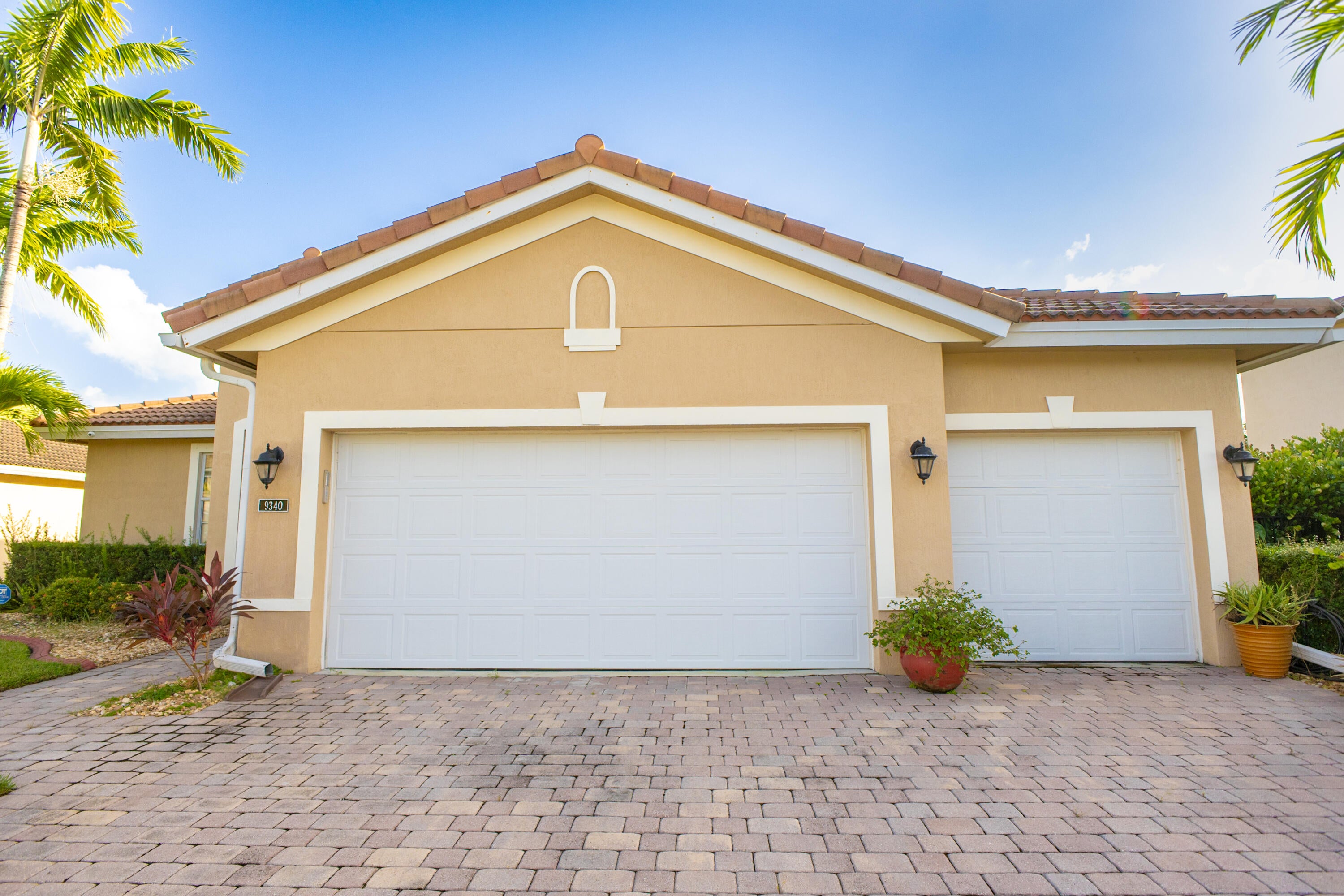 9340 Silent Oak Circle
