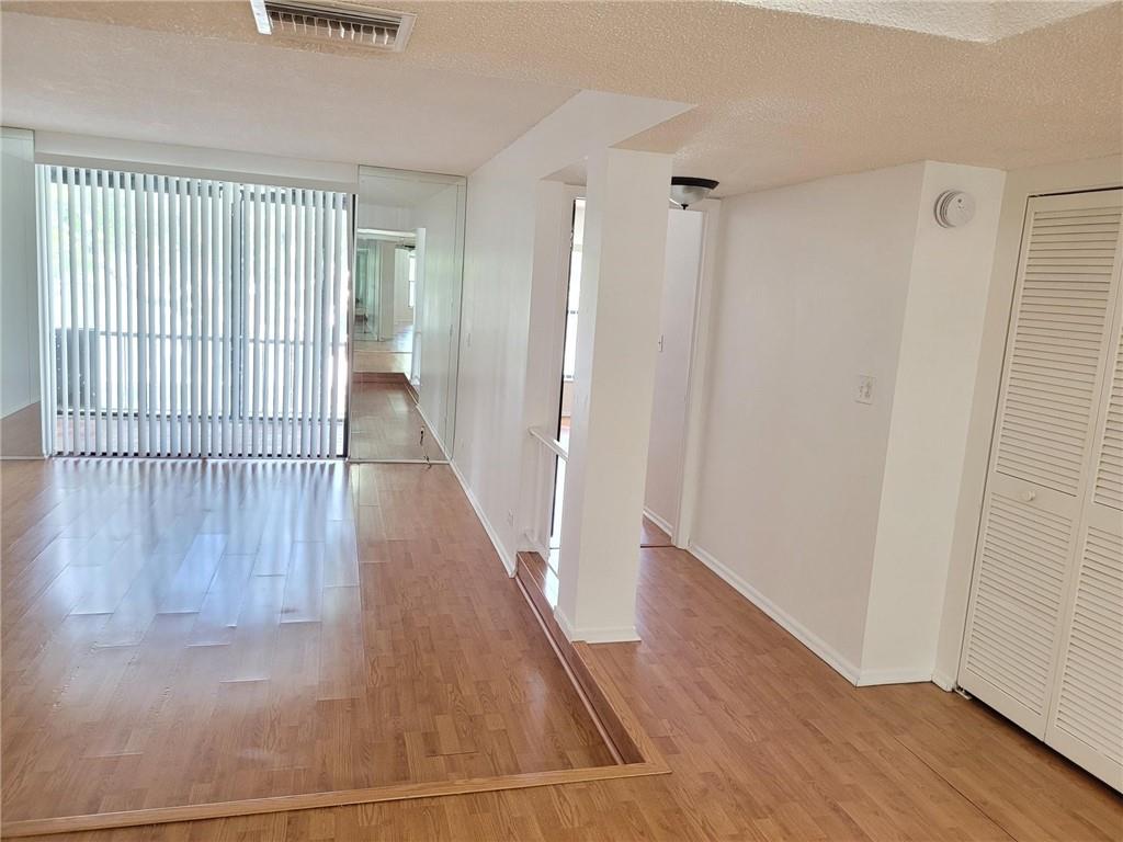 INTERNATIONAL VILLAGE - Residential